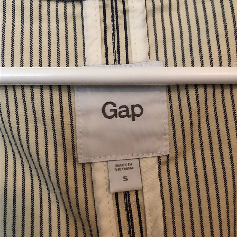 Gap Jacket - Picture 3 of 3